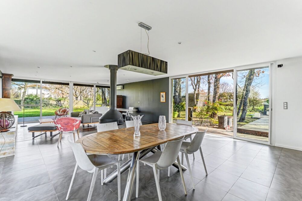 Villa d'architecte de plain-pied  209 m² de lumière, nature préservée et confort énergétique  Saint-Lys