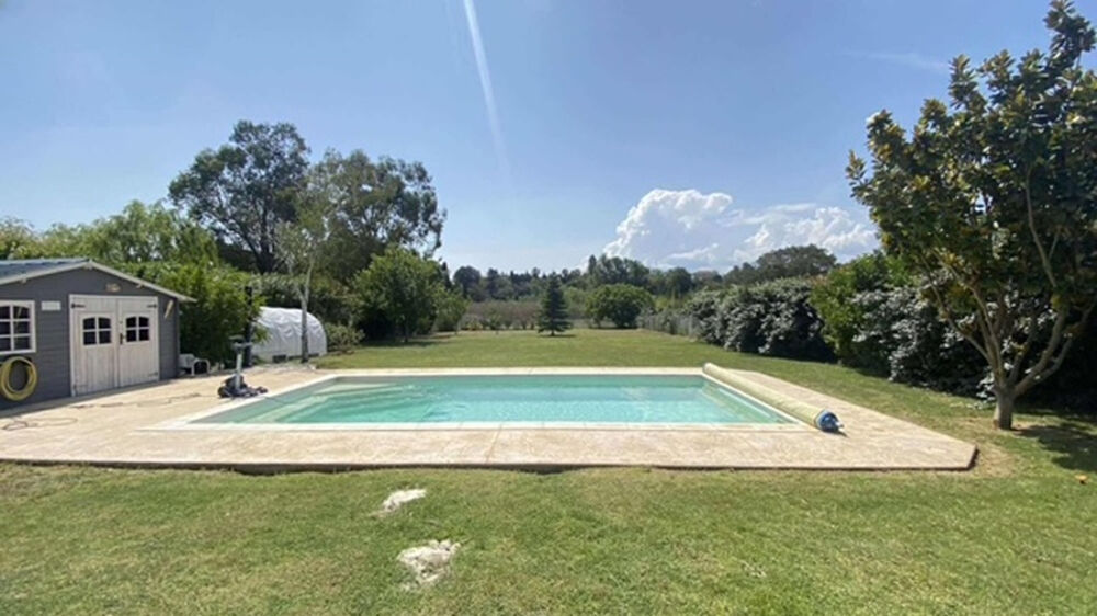 Magnifique villa de 110 m² en R+1 sur un terrain de 1853 m² avec piscine et sans vis-à-vis