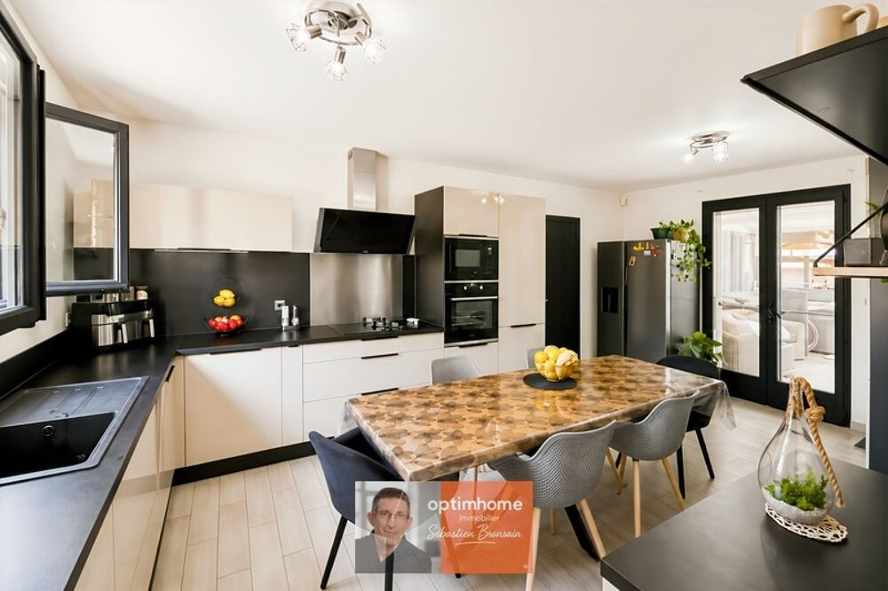 Vente Maison GHISONACCIA – MAISON FAMILIALE AVEC PISCINE, JACUZZI ET PANNEAUX SOLAIRES Ghisonaccia