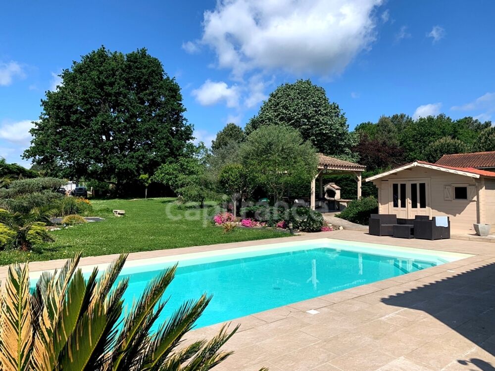 Vente Villa Dpt Gironde (33),  vendre AMBARES ET LAGRAVE maison P7 de 222 m - Terrain de 2 795,00 m Ambares et lagrave