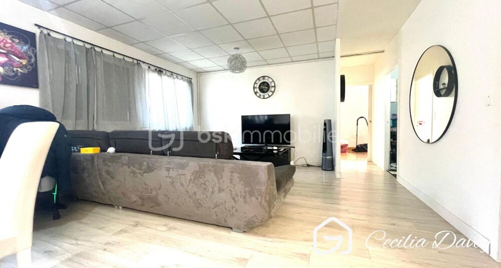 *** Nouveauté : Jolie petite Maison de ville de plain-pied, située dans un secteur très recherché avec tous les commerces de pro