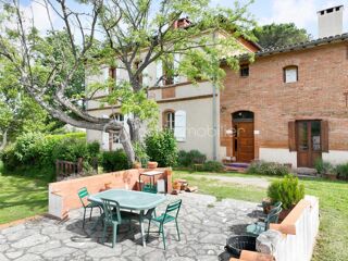 Maison à vendre 14 pièces 369 m²