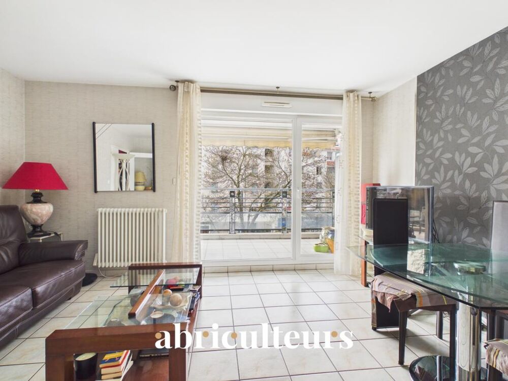 Vente Appartement Grand 2 pièces avec terrasse et garage en vente à Bron (69500) Bron