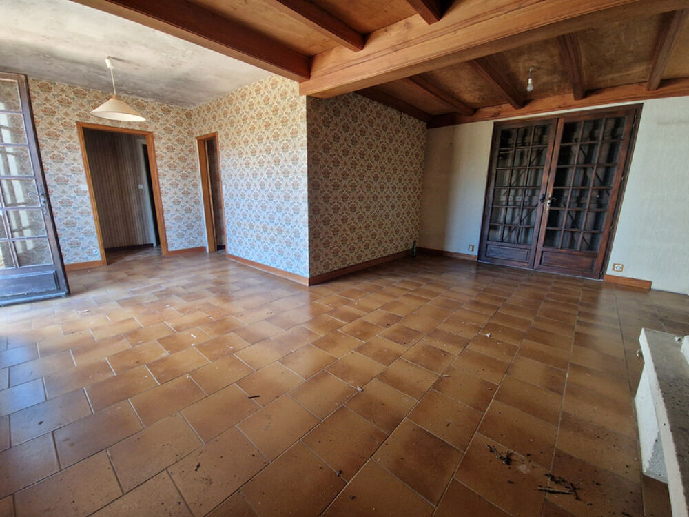 Maison à vendre 3 pièces avec garage sur 1 648 m² de terrain FOURAS (17)