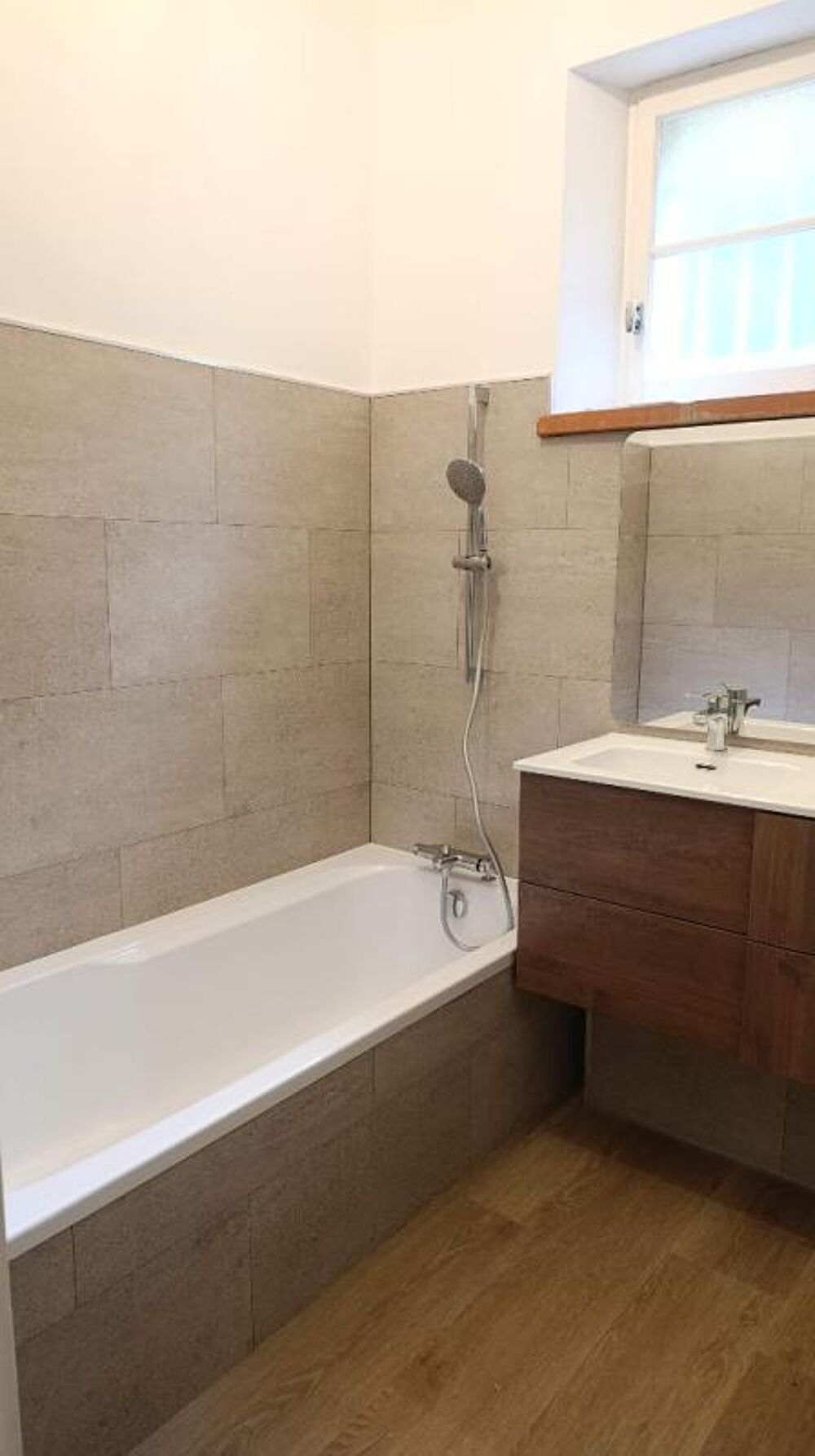 Vente Appartement Appartement 4 pièces / 87 m² / 149 500 EUR / GRENADE Grenade