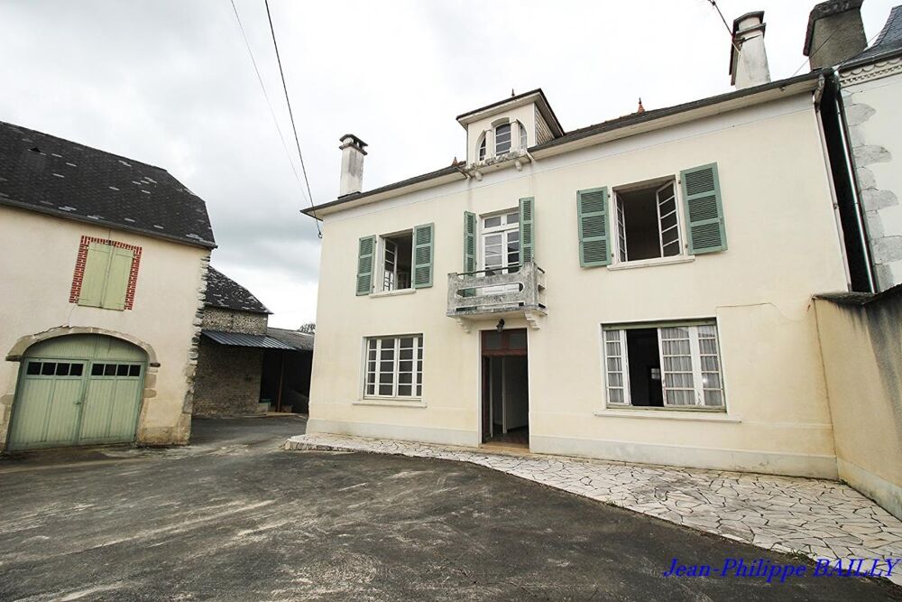 Maison 10 pièces 214 m² · à Bordes · 214 m² · 257 000 €