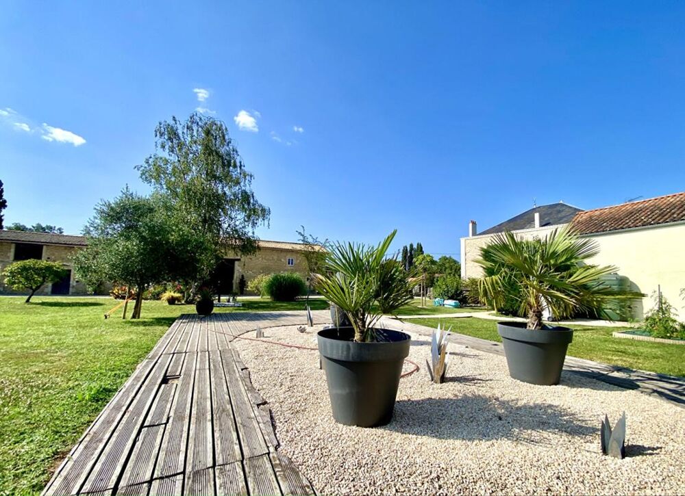 Vente Maison Demeure de caractère XVIIe siècle 218 m² + 400 m² de dépendances ? Saint-Maixent-l'École Saint maixent l ecole