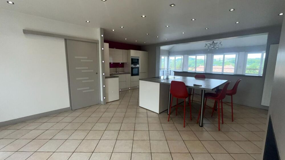 PAVILLON ARTISANAL 6 CHAMBRES SUR SOUS SOL 193M2