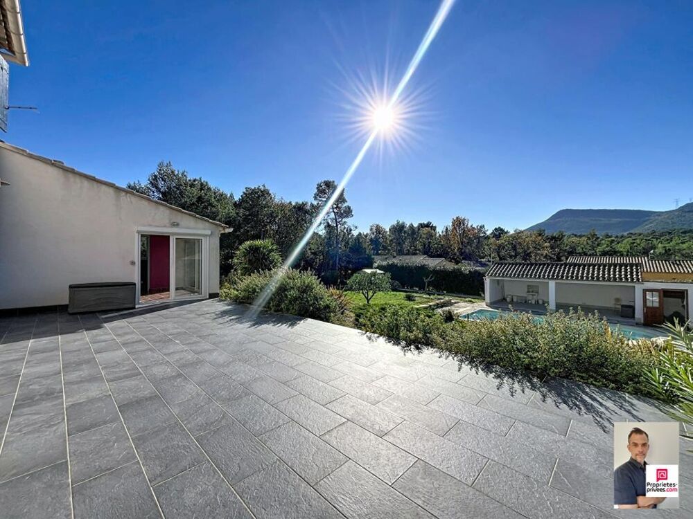 � vendre  Villa Rocbaron (83136)