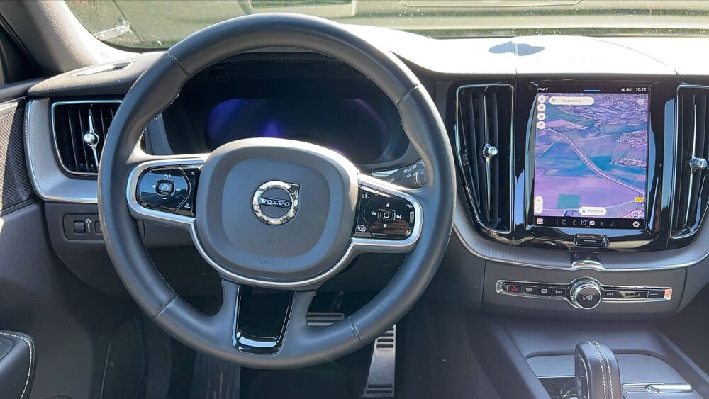 XC60 T6 Recharge 341 Plug in Hybrid AWD Geartronic8 R-Design - En 2022 occasion 63000 Clermont Ferrand