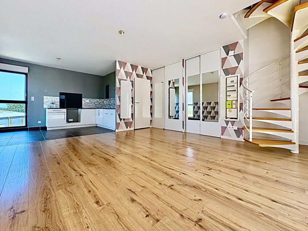 Appartement en Duplex de 70m2 , 2 chambres,,terrasse dans résidence sécurisée avec places de parking