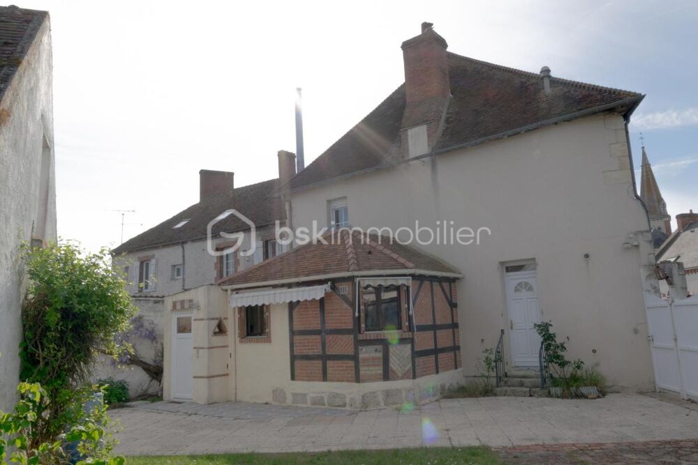 Maison de ville de 108 m²  Terrain de 847 m² avec dépendances et fort potentiel