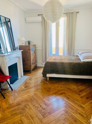  Appartement à louer 5 pièces 110 m²