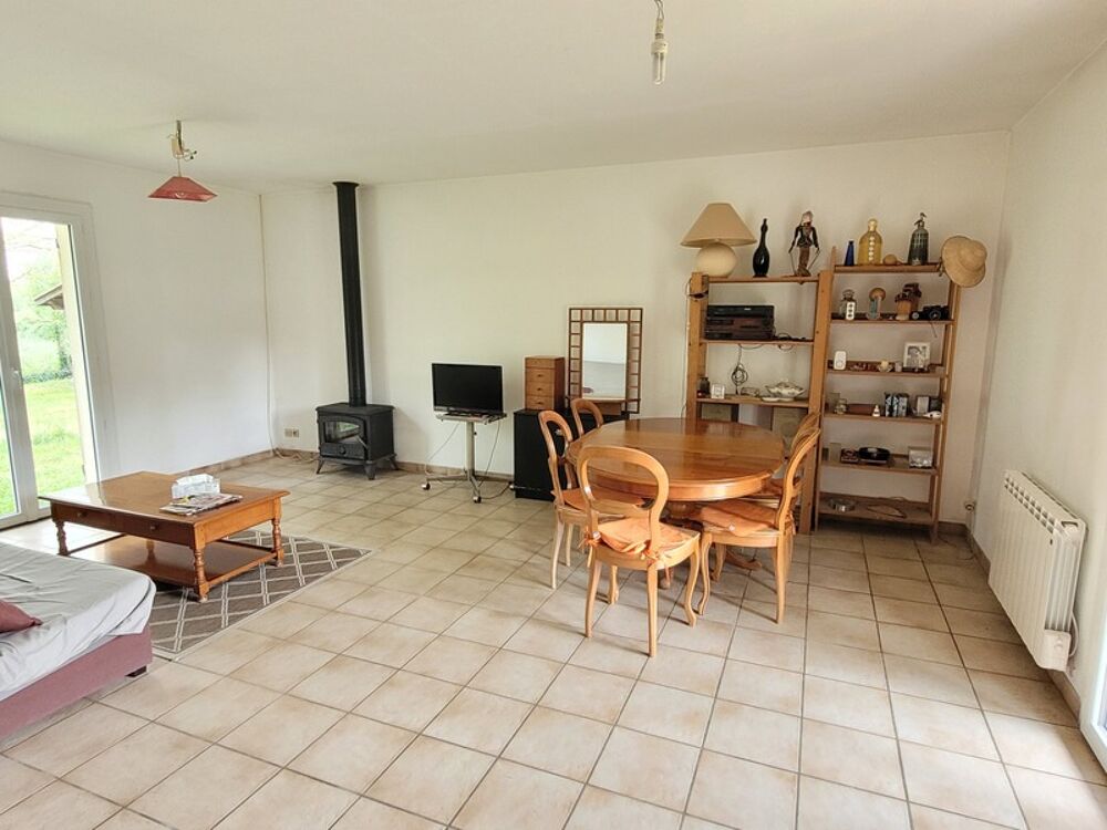 Vente Maison Maison à vendre 5 pièces sur terrain de 2136 m2 Lesparre medoc