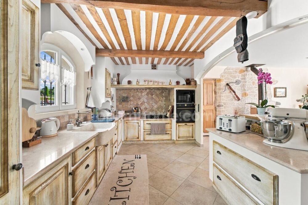 à vendre  Maison Paradou (13520)
