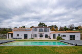 Maison 8 pièces 252 m² · à Le Plan-de-la-Tour · 252 m² · 2 150 000 €