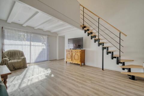   Maison r�nov�e 6 pi�ces avec jardin � Saint-Hilaire Maison - 6 pi�ce(s) - 154 m�