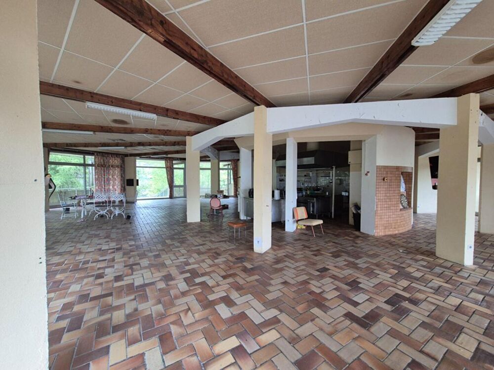 Ensemble immobilier 3700 m²