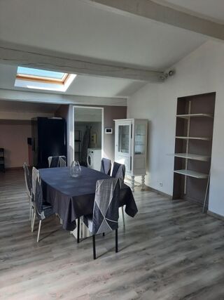  Appartement à louer 4 pièces 111 m²