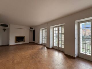  Appartement � louer 4 pi�ces 138 m�