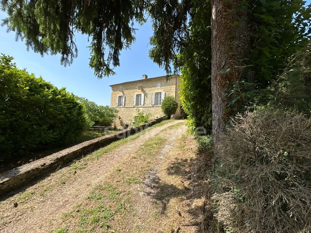 Vente Maison Maison à vendre 17 pièces SAINT CYPRIEN (24) environ 7446m² de terrain Saint cyprien