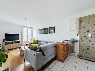 Vente Appartement BRON, Appartement lumineux au dernier étage avec balcon plein sud, loggia et cave Bron