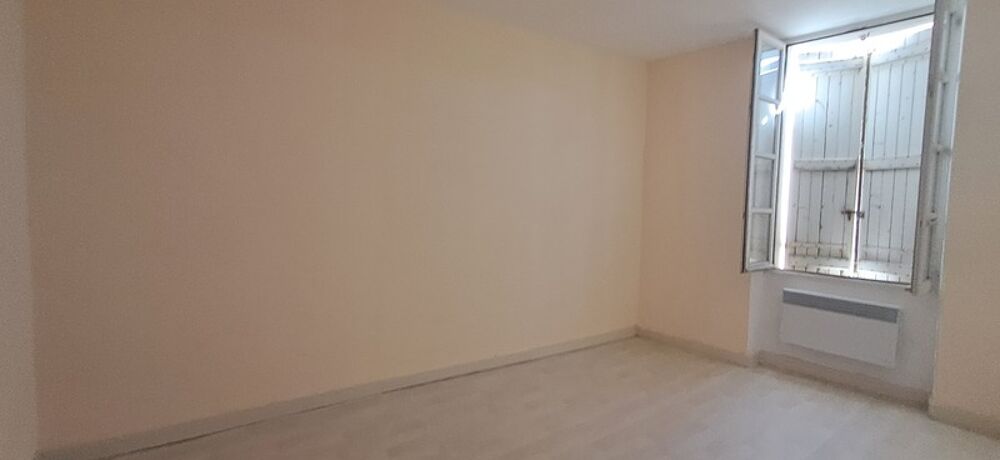 Vente Maison GONDRIN, MAISON EN PIERRE  AVEC COUR COMPRENANT DEUX LOGEMENTS DE 5 ET 6 PIECES Gondrin