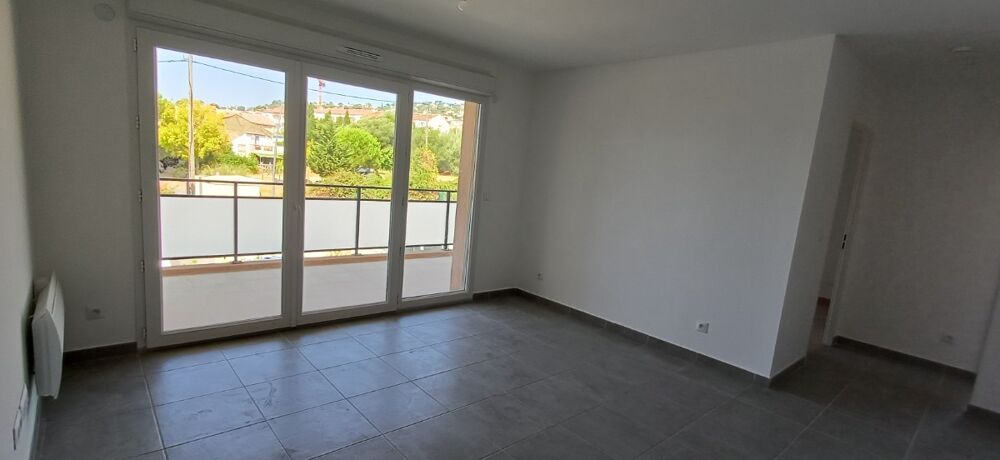Location Appartement T3 avec terrasse et parking à BORMES-LES-MIMOSAS Bormes les mimosas