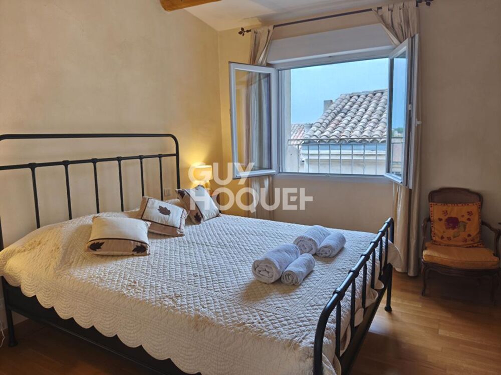 BAIL ETUDIANT - Appartement 2 pièces rue de la République, au calme à louer à Avignon, dernier étage avec terrasse