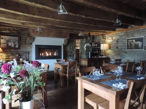 FONDS ET MURS COMMERCIAUX � PONTIVY - FORT POTENTIEL 427000 56300 Pontivy