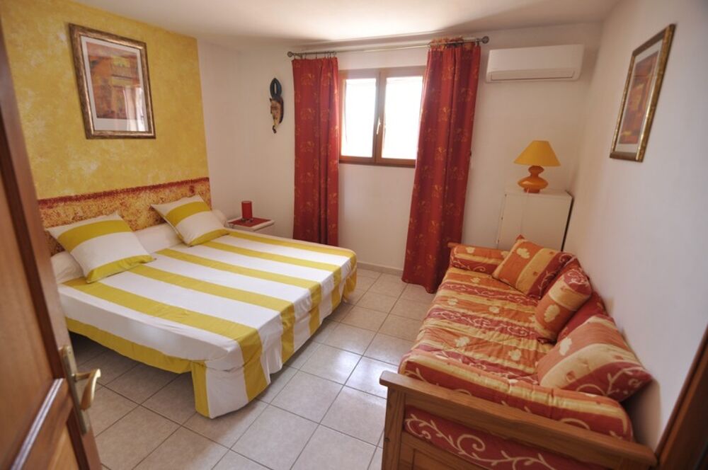 À vendre  Propriété avec maison et appartement indépendant à Olmeto