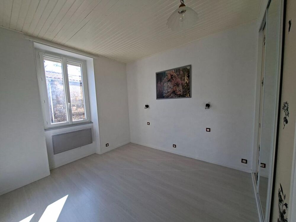 Vente Maison Jolie petite Maison  en pierre Saint-Estèphe 5 pièce(s) 80 m2 Saint estephe