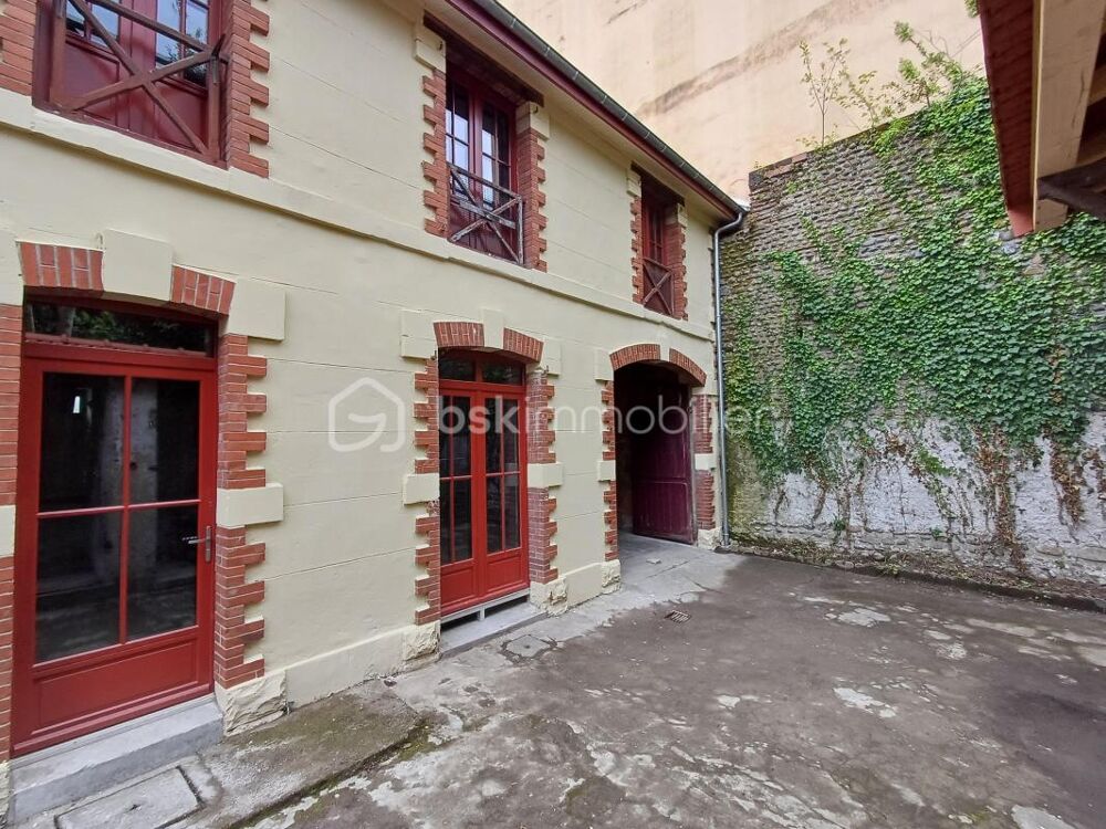 Vente Appartement Plateaux de 82 m² répartis sur 2 niveaux avec extérieur de 80 m² en centre ville de Pau Pau