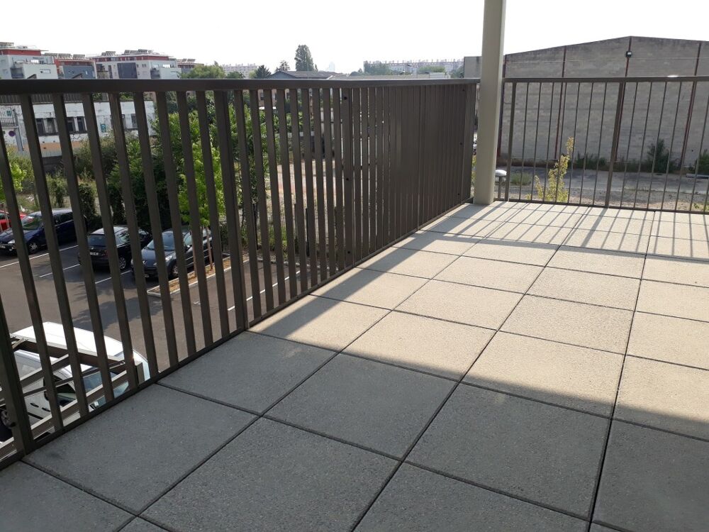 Location Appartement T4 avec balcon et garage à VILLEURBANNE Villeurbanne