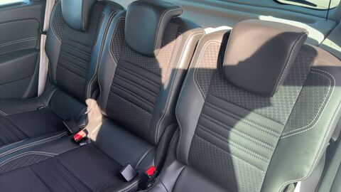 Sc&eacute;nic III 1.5 dCi 110 Energy Bose 2016 occasion 02500 Neuve Maison