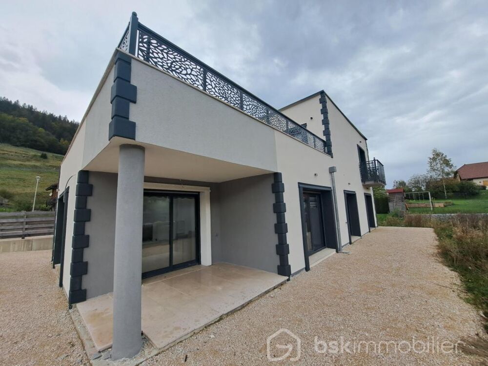 MAISON RT2012 avec garage, terrasse et terrain de 485 m²