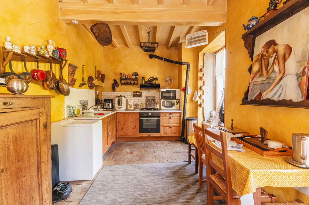 Vente Maison Maison à vendre 8 pièces - 275m2 - 4 Ch. + 2 studios - COURZIEU (69) Courzieu