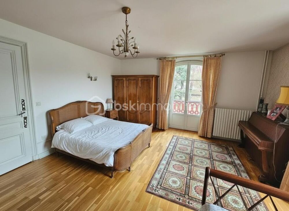 à vendre  Propriété/château Saint-Paul-en-Cornillon (42240)