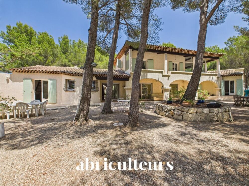Vente Maison Maison d'architecte de 8 pièces à vendre proche Aix-en-Provence Ventabren