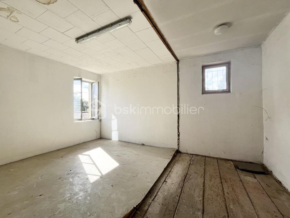 Vente Maison Maison ancienne à rénover – 200m² habitables sur 1 280m² de terrain Arnas