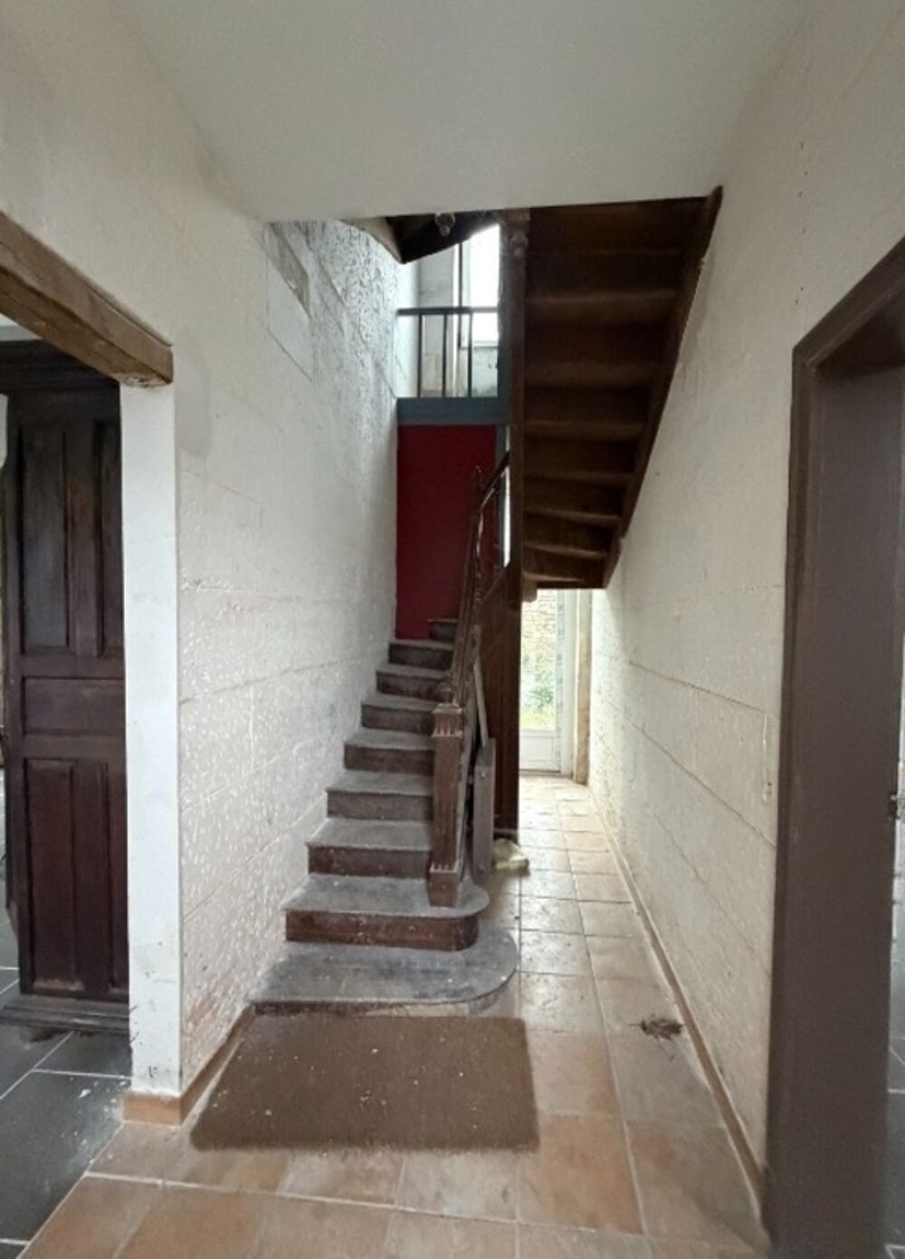 Agris. Maison de 300 m² à finir de rénover