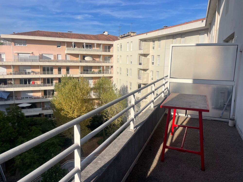 Vente Appartement Appartement à vendre deernier étage 3 pièces AIX EN PROVENCE (13) dans une résidence en centre ville Aix en provence