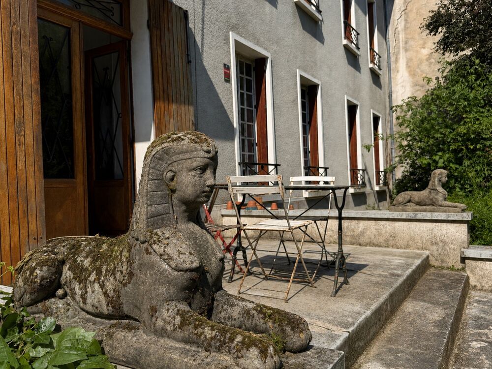 Ensemble immobilier de caractère avec jardin de 1 500 m² au coeur de Meaux