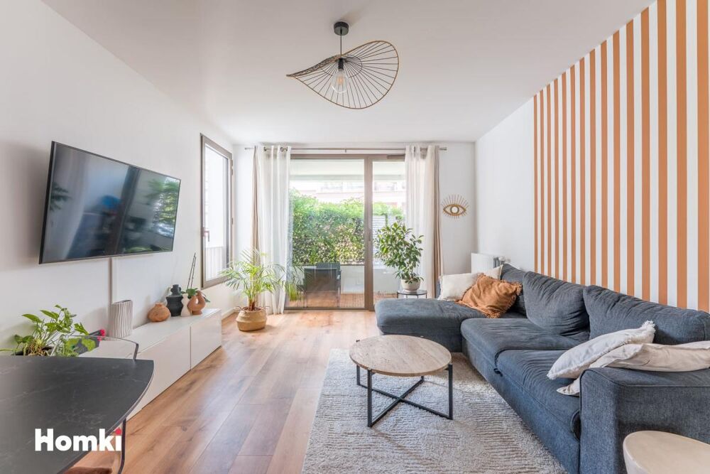 Nantes - Quartier Saint Donatien / Caserne Mellinet - T3 de standing 66,80 m² avec deux loggias et double parking  Résidence ré