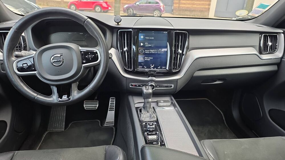 XC60 II 2.0 D4 190 Geartronic8 R-Design - Automatique Toit ouvran 2018 occasion 10000 Troyes