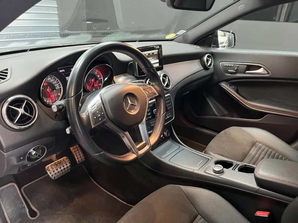 Classe CLA 220 CDI Fascination 7-G DCT A 2013 occasion 06700 Saint Laurent Du Var