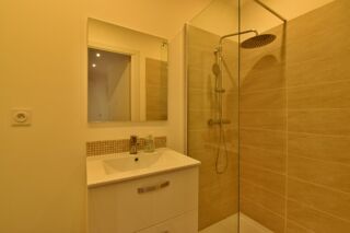  Immeuble  vendre 8 pices 195 m