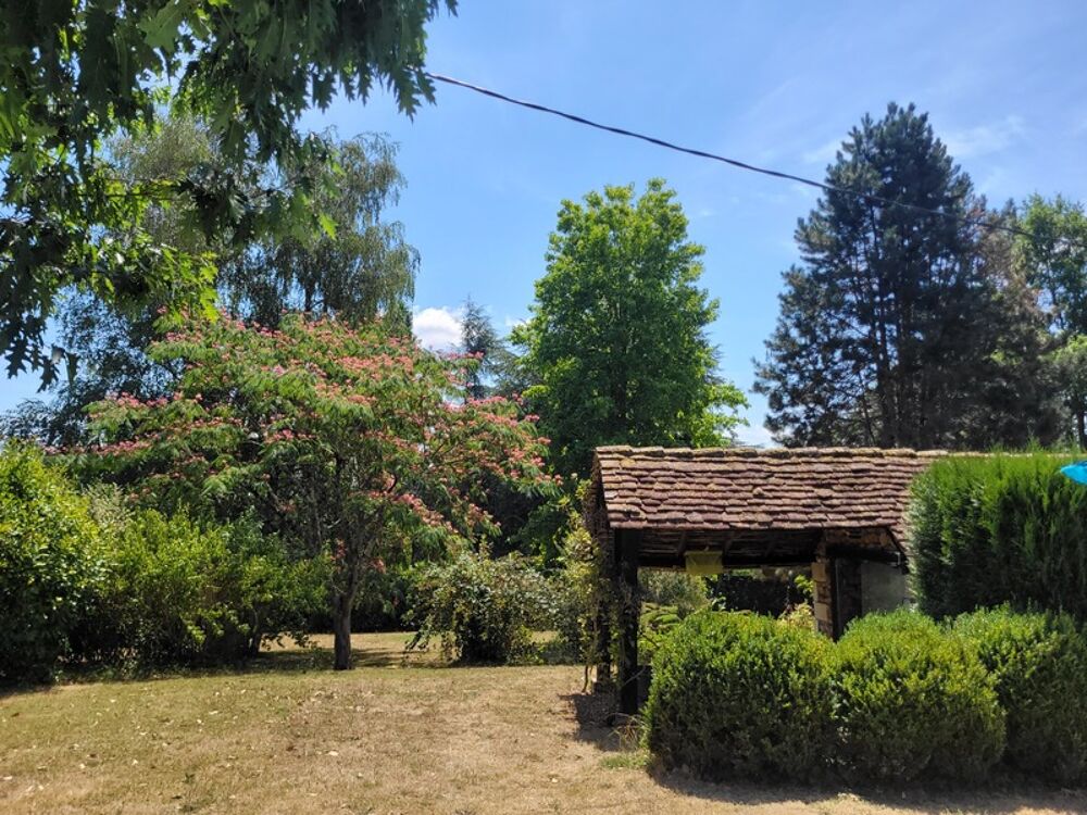 à vendre  Propriété/château La Douze (24330)