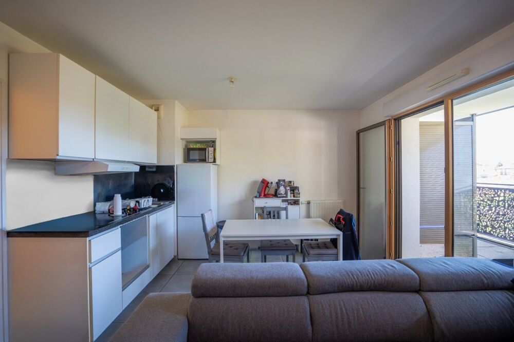 Vente Appartement Bron – secteur Parc de Parilly – T2 avec exceptionnelle loggia de 17 m² et garage Bron