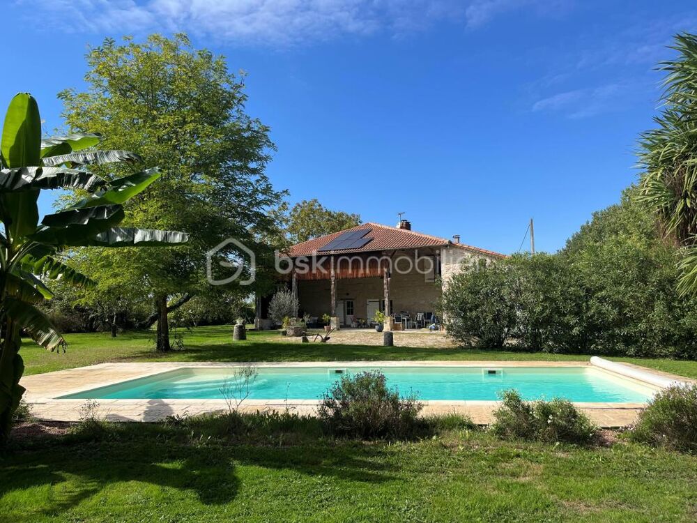 SUPERBE MAISON EN PIERRES - CALME - 6 CHAMBRES -PISCINE - GARAGE - DEPENDANCE